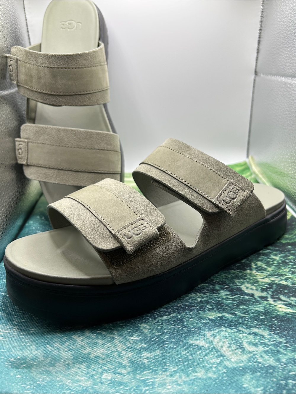 UGG Women’s Zane Slide II Suede Slide Sandal in Sage Green EUC
